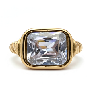 Taylor Ring Crystal Lumina