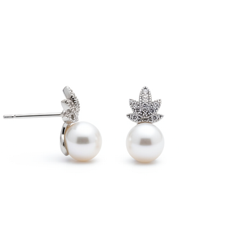 PEARL LEAF studs