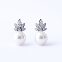 PEARL LEAF studs